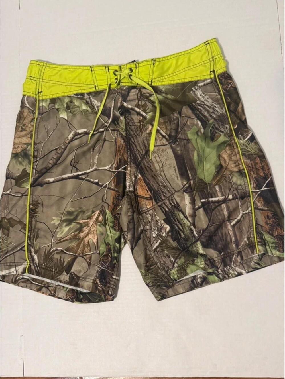 Men’s Realtree Camo Board Shorts, 36 Waist